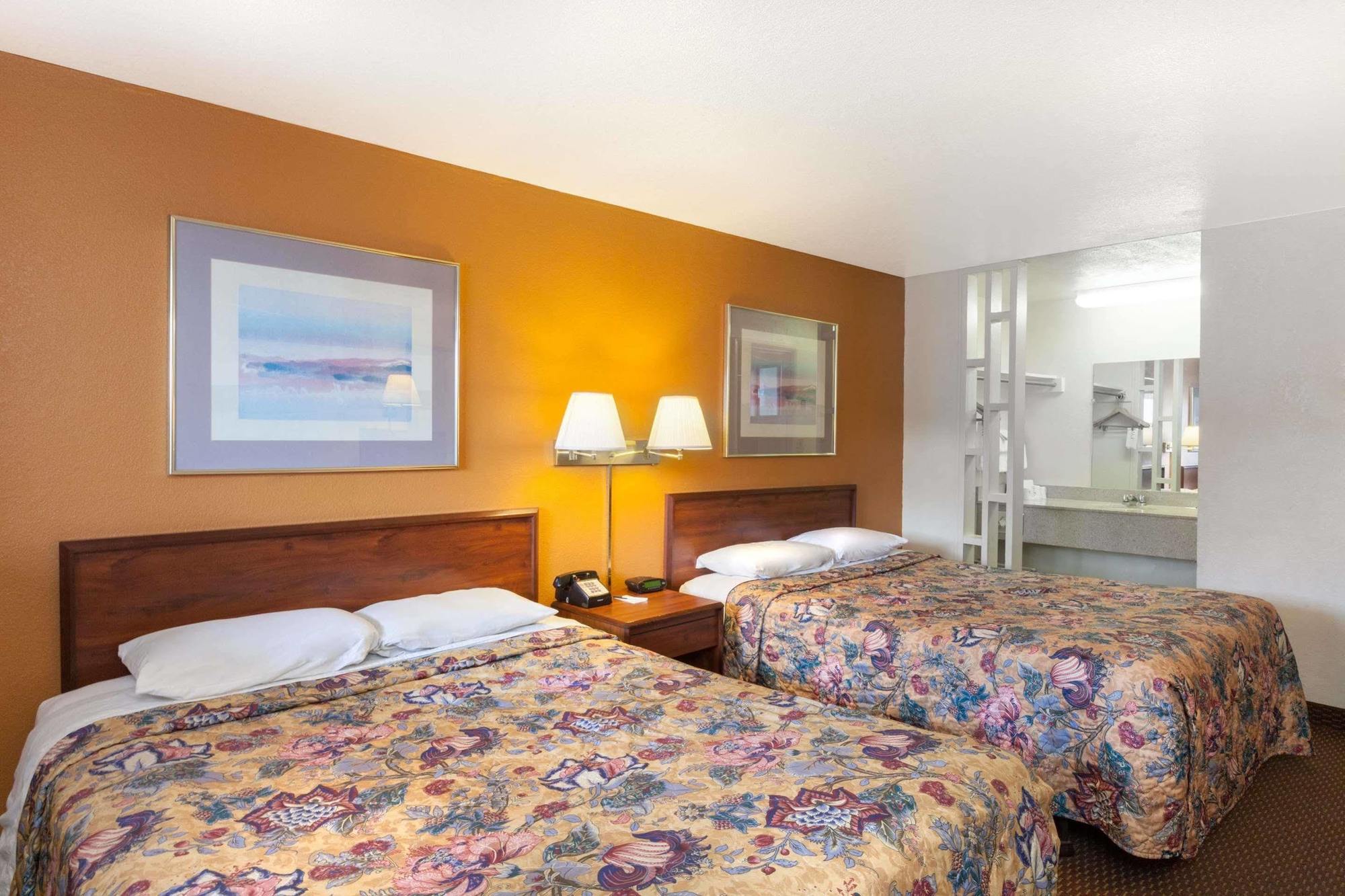 Country Inn & Suites By Radisson, Flagstaff Downtown, Az Exterior foto